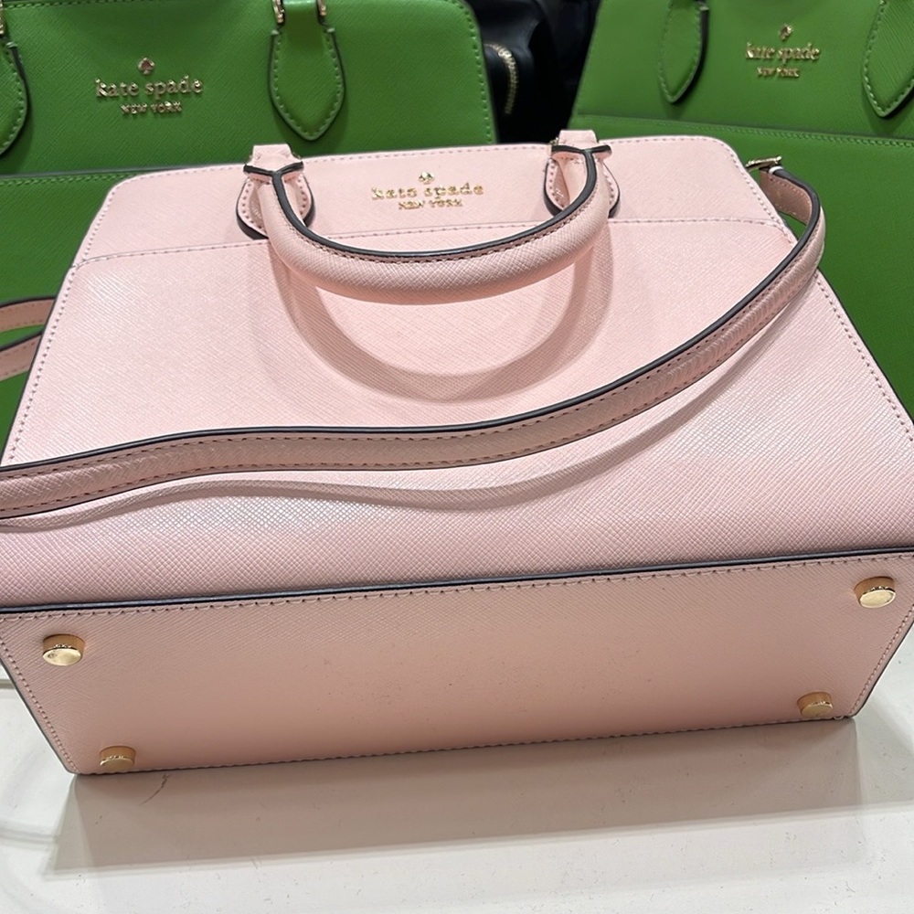 Kate Spade Madison Saffiano Leather Small Satchel
COLOR:
Conch Pink
NWT - Picture 12 of 16